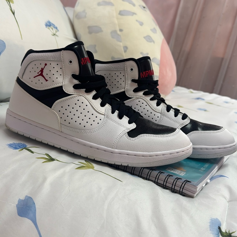 Jordan Access White Black University Red gently used size men’s 11